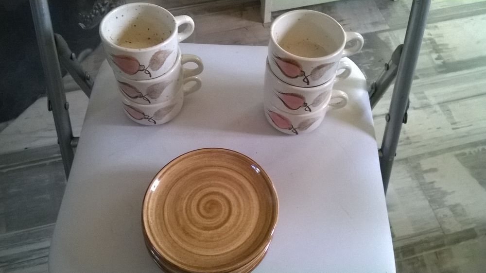 Service � caf� Salin France
6 sous tasses
6 tasses
En c�r 15 Talange (57)