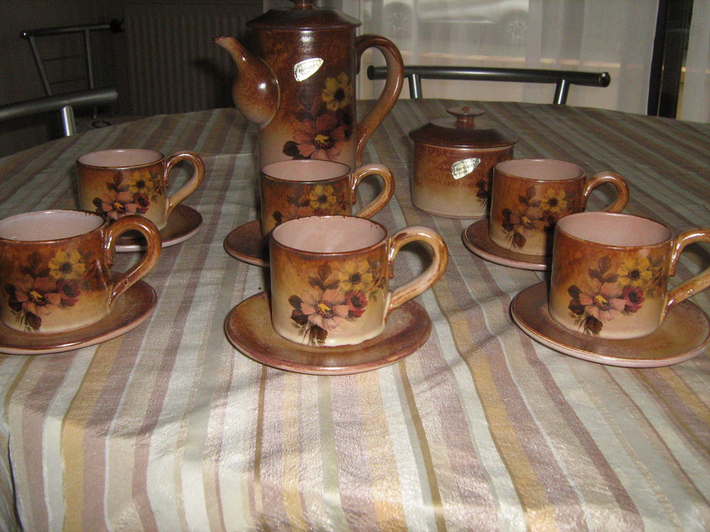 Service a caf� Vallauris 15 Les Herbiers (85)