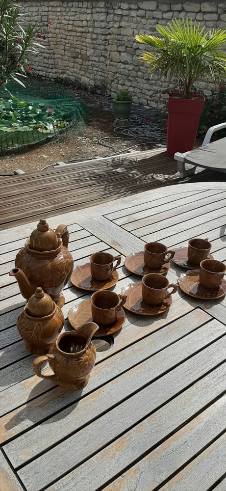 Service � caf� 10 Saint-Mard (17)