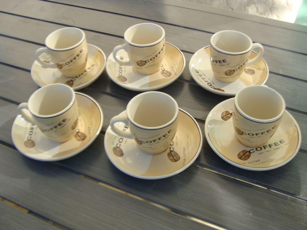 service � caf� 10 Lacad�e (64)