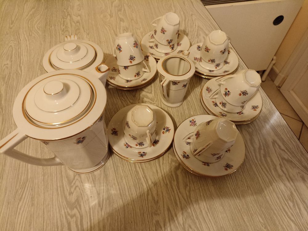 service � caf� 25 Tramoyes (01)