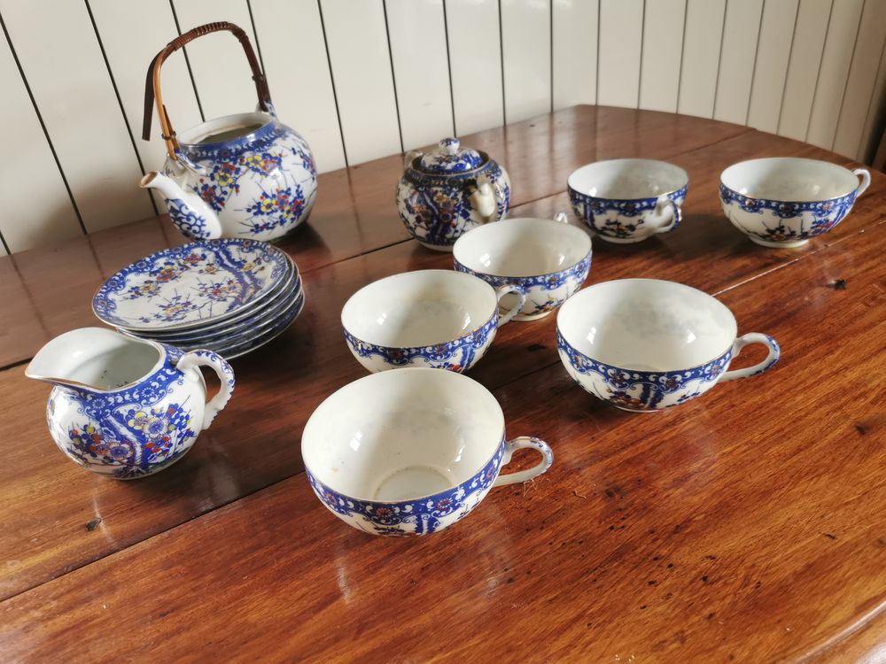 Service � caf� ou th�
25 Le Vaudou� (77)