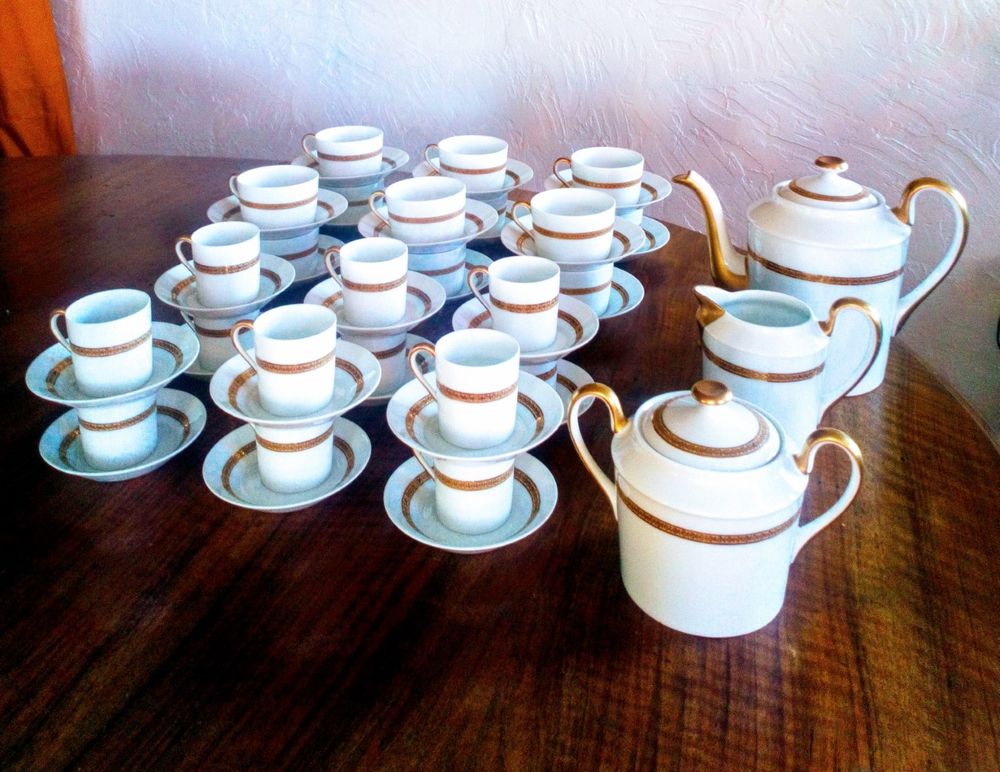 Service complet porcelaine de Limoges
220 Mougins (06)