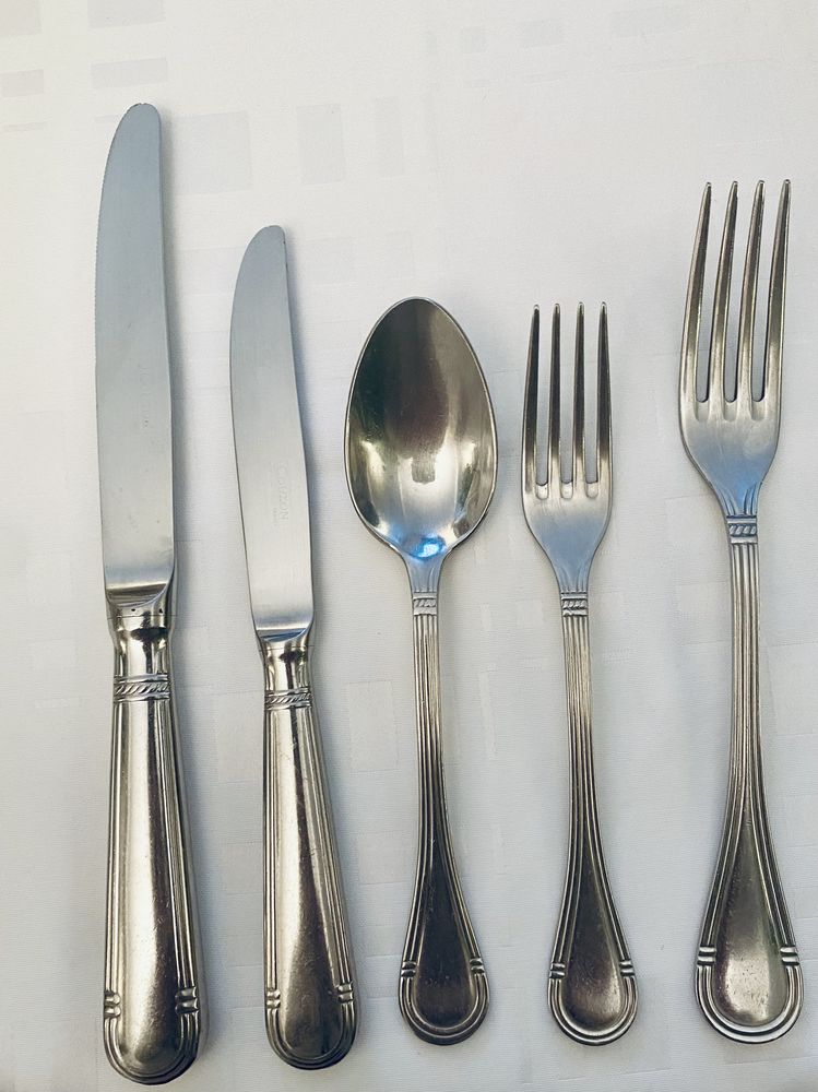 Service de couverts de marque COUZON mod�le Winch  
149 Saint-Yorre (03)