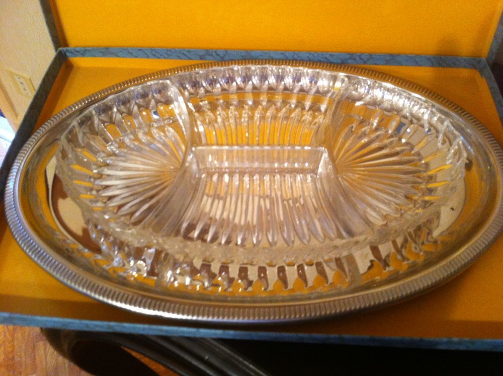  Service � crudit�s : plat en inox et cristal(3192) 10 Saint-Vallier (71)