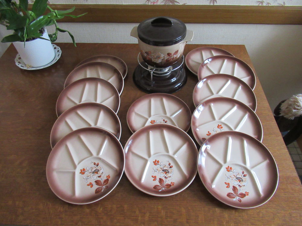 Service � fondue en Fa�ence de saint Amand. 50 M�ry-�s-Bois (18)