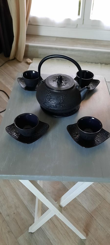 Service � th� en fonte �maill�e 25 Pau (64)