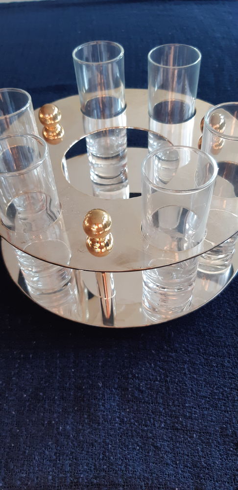 Service � liqueur avec 6 verres et support 10 Paris 19 (75)