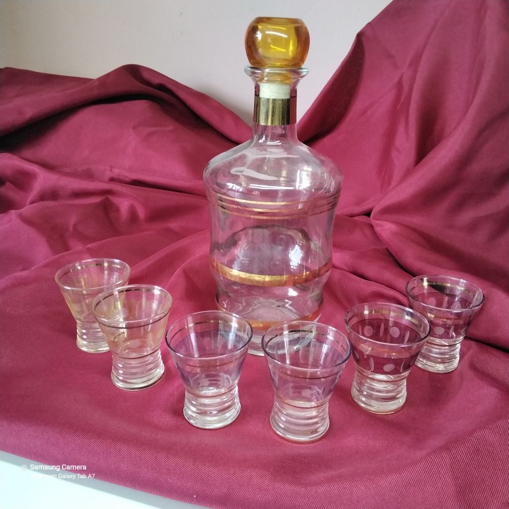 SERVICE A LIQUEUR 
12 Saint-Priest (69)