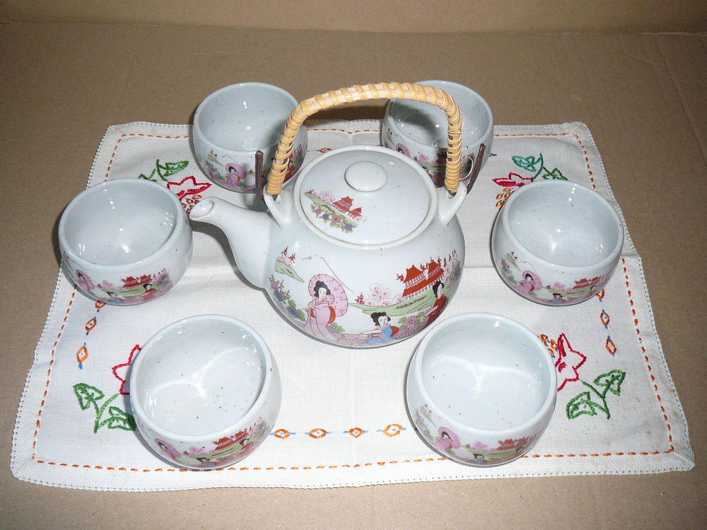 Service � th� et son napperon 15 Montlu�on (03)