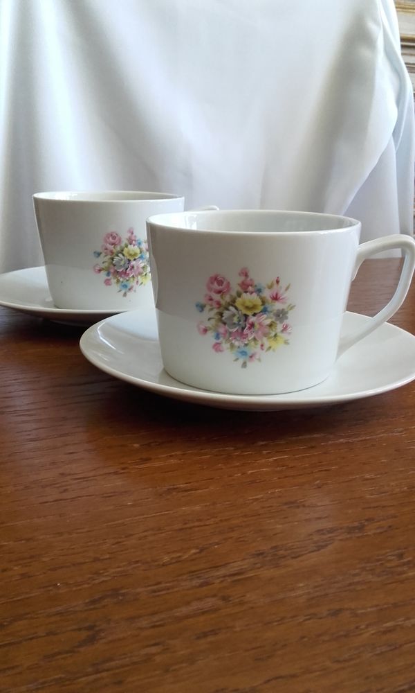 Service petit d�jeuner pour 2 personnes 3 �tampes (91)