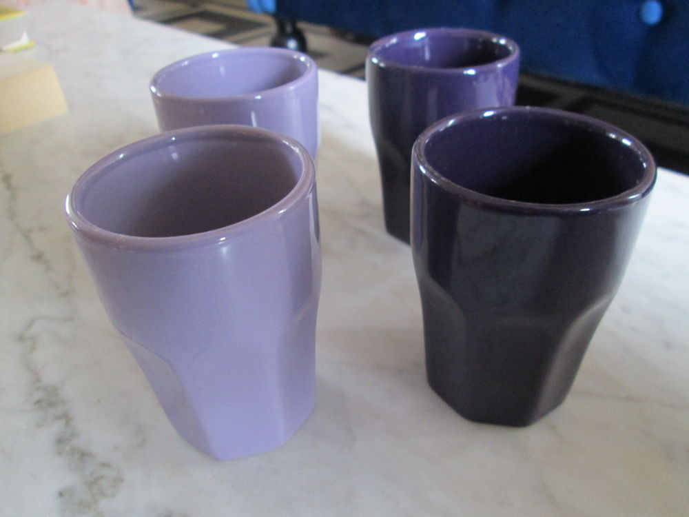 Service 4 petits verres ou tasses � caf� violets (neuf) 5 Herblay (95)