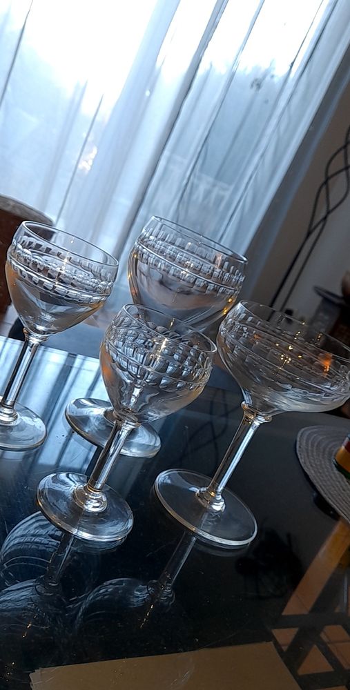 Service 24 pi�ces anciennes de verre en cristal et 2 carafes 1 Saint-Rapha�l (83)