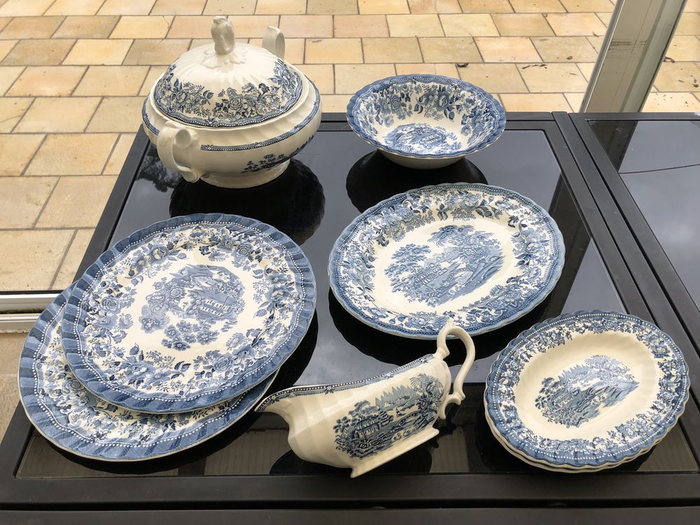 SERVICE PORCELAINE Myott Meakin 44 pi�ces
250 Mareuil-sur-Cher (41)