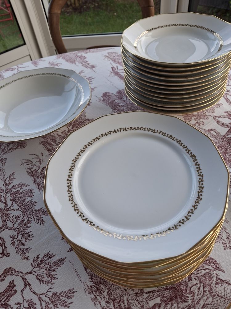 SERVICE EN PORCELAINE 155 Royan (17)