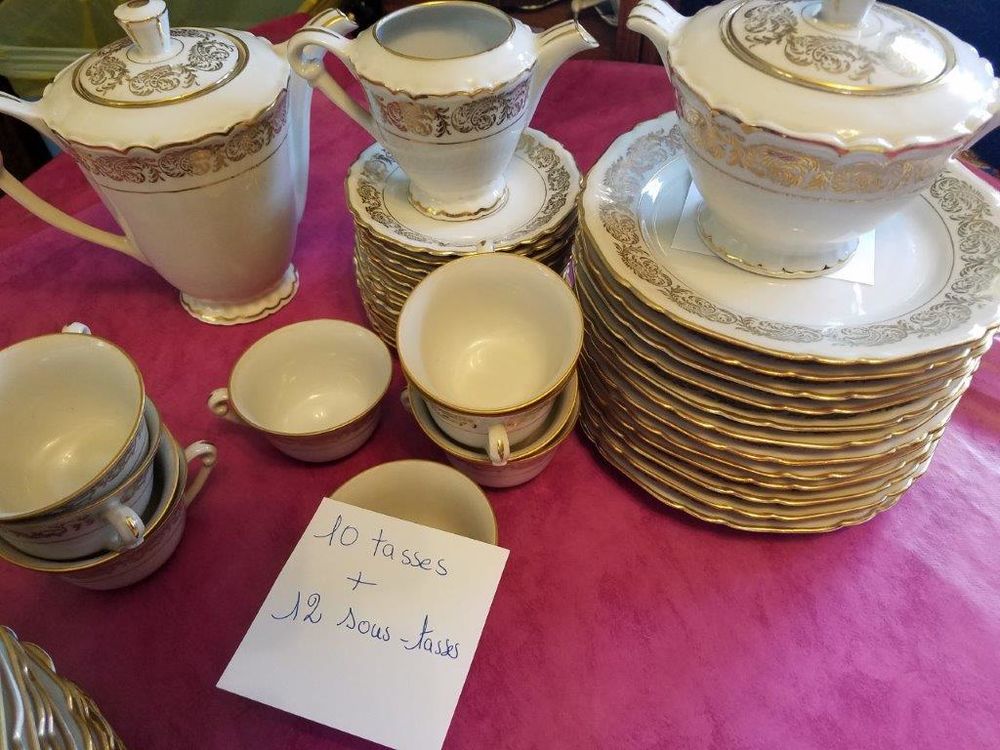 
Service de table ancien en porcelaine v�ritable 55 Torcheville (57)