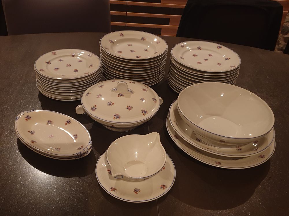 Service de table ancien fa�encerie fran�aise BF France 150 Autun (71)