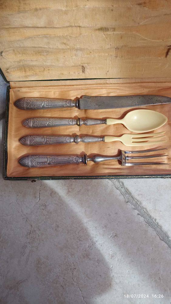 service de table ancien 35 Vallauris (06)