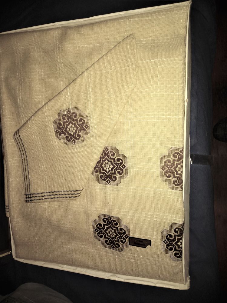 Service de table Basque (Tissus Dralon) 50 Saint-M�dard-en-Jalles (33)