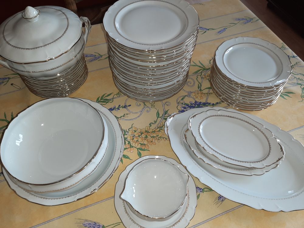 Service de table complet - Porcelaine de Limoges 300 Poissy (78)