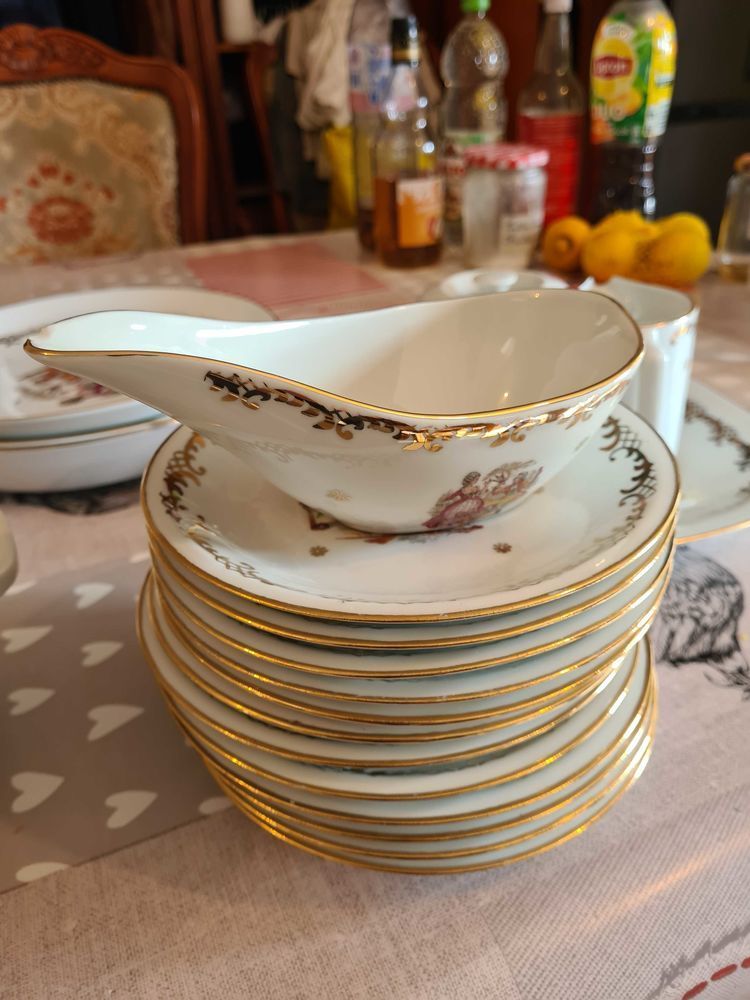 Service de table Set complet porcelaine 250 Quimper (29)
