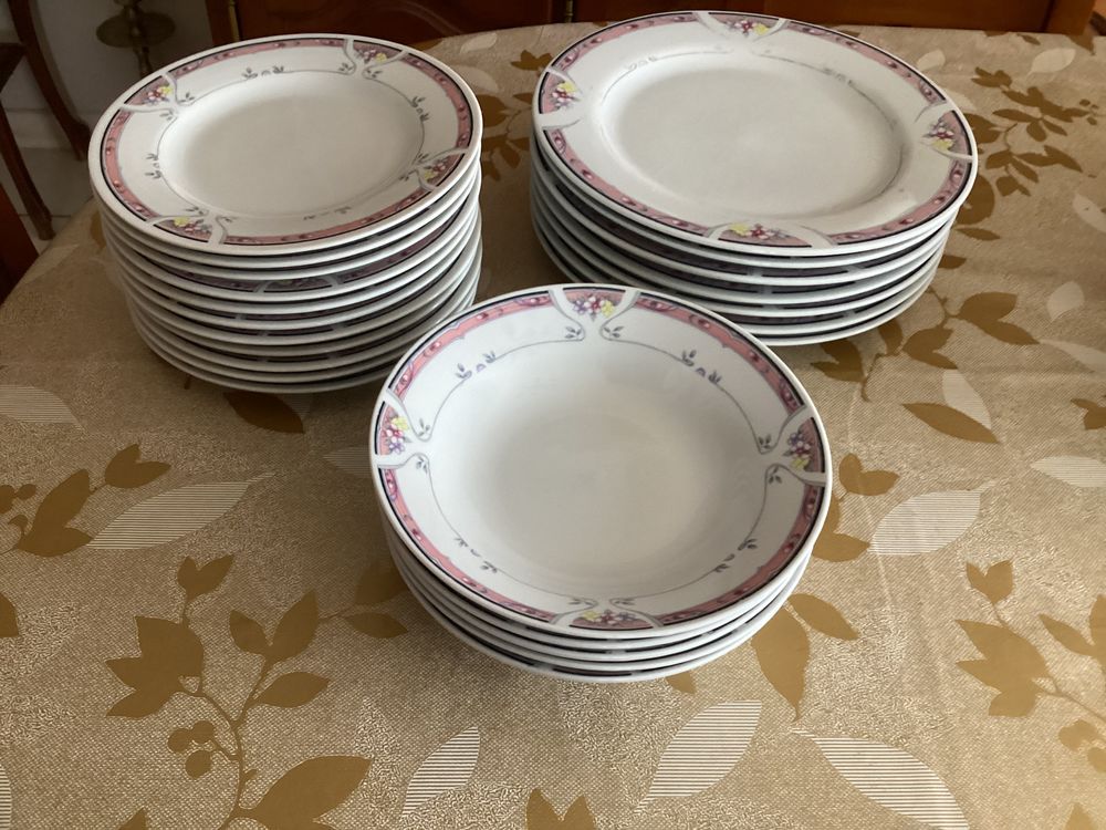 Service de table en porcelaine 10 Perpignan (66)