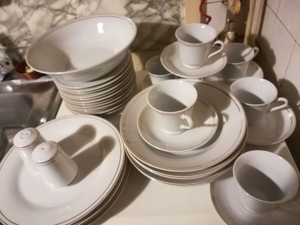 Service de table en porcelaine 20 Loos (59)