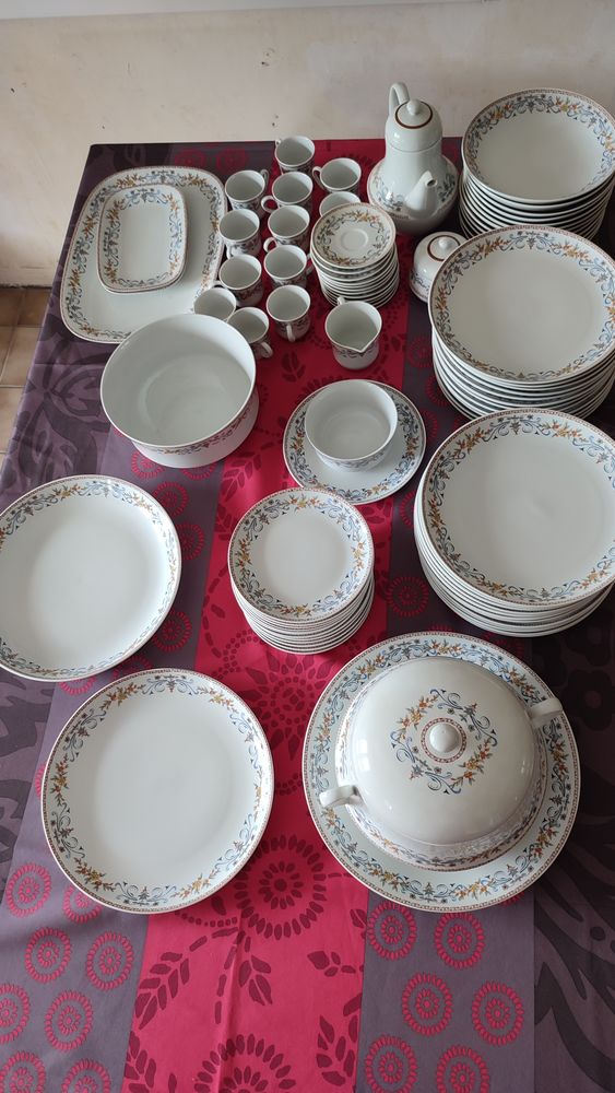 Service de table porcelaine 180 La Bresse (88)