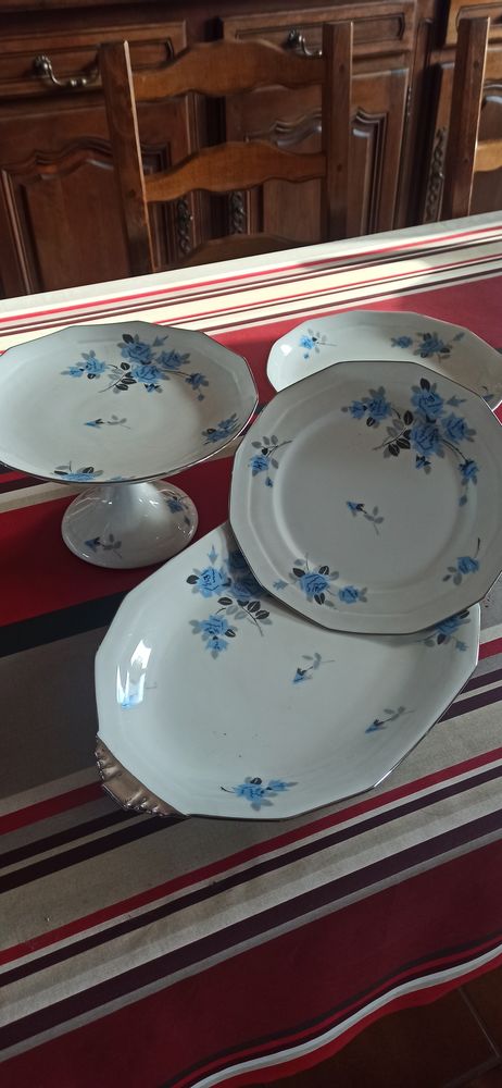 Service de table porcelaine de Limoges. 300 Soubise (17)