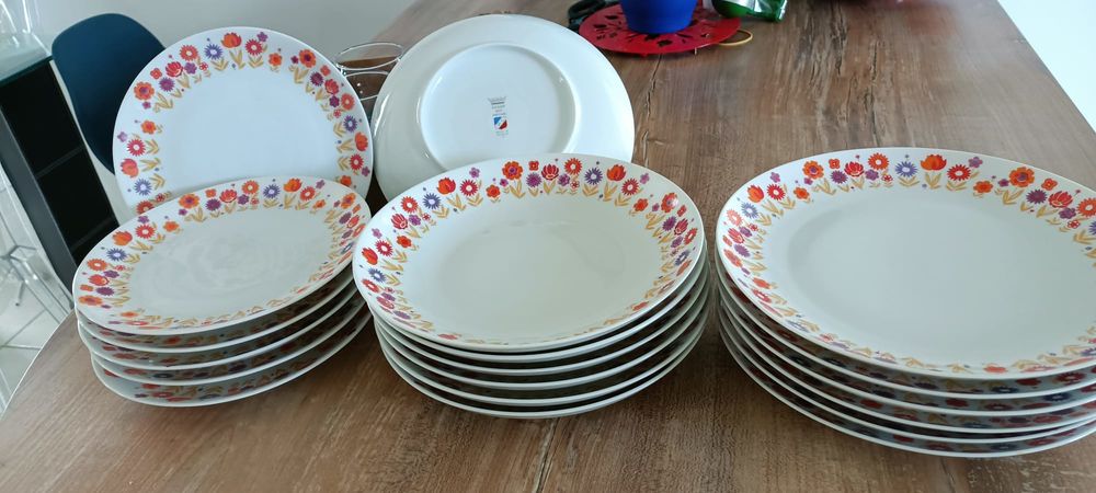 Service de table porcelaine 30 Saint-Laurent-de-la-Salanque (66)