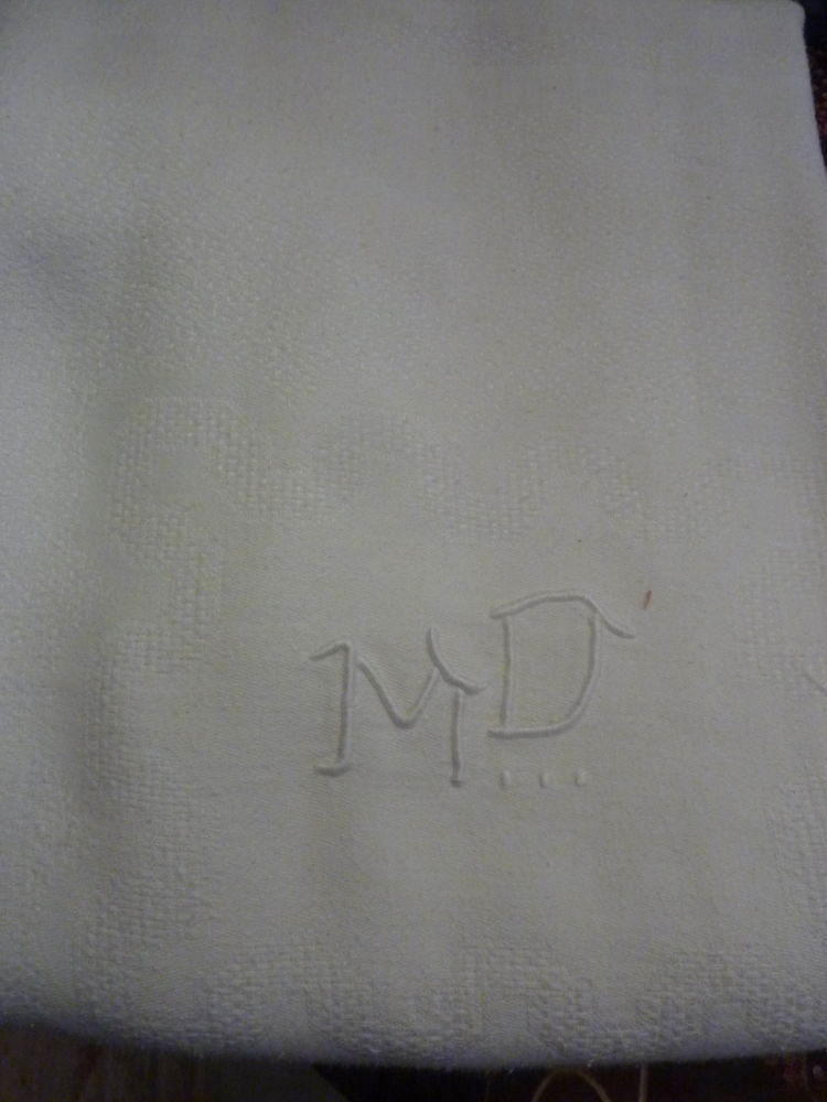 Service tables ancien (Nappe serviettes) 30 Saint-M�dard-en-Jalles (33)