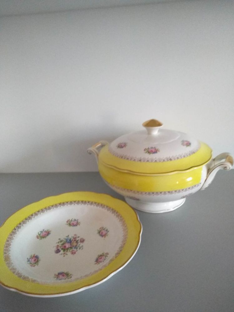 Service de vaisselle ancien en fa�ence opaque fine blanche 45 Marmagne (71)