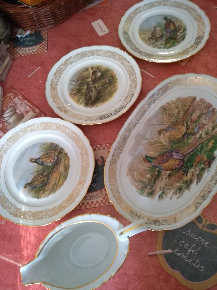 Service de vaisselle en porcelaine v�ritable FLIBA LUXE
50 Marmagne (71)