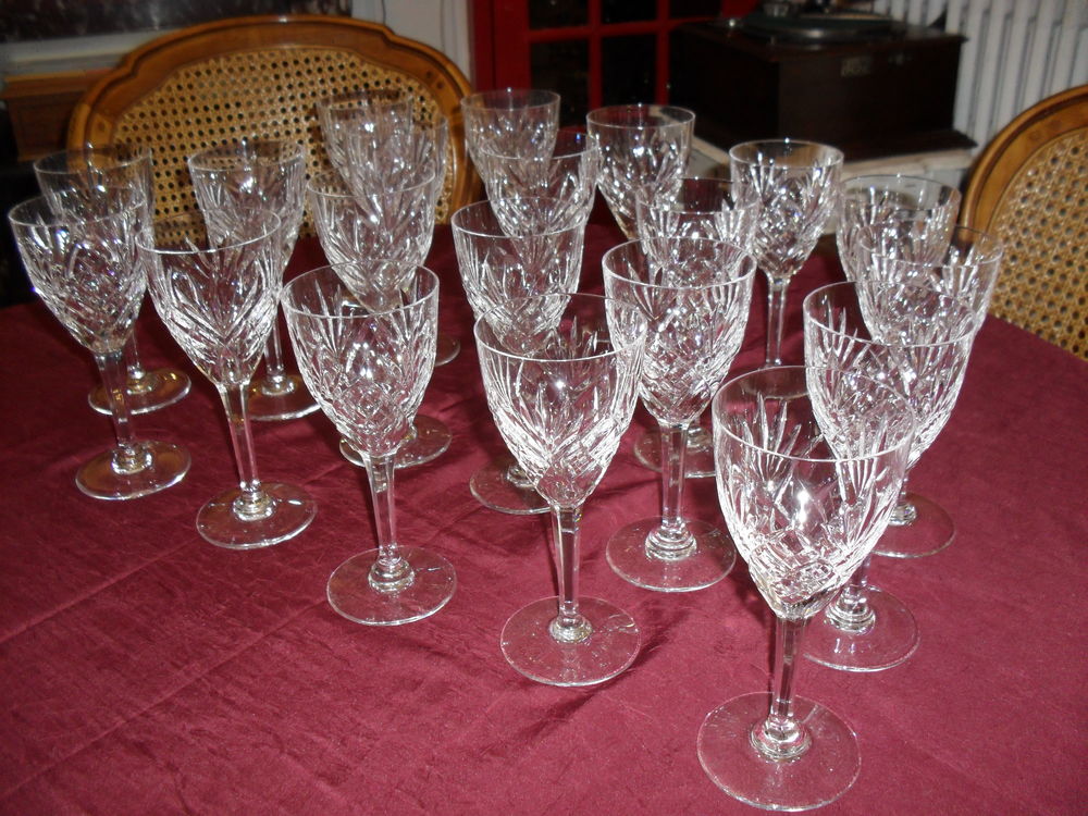 SERVICE VERRE  TAILL� MAIN, SAINT LOUIS 0 Vichy (03)