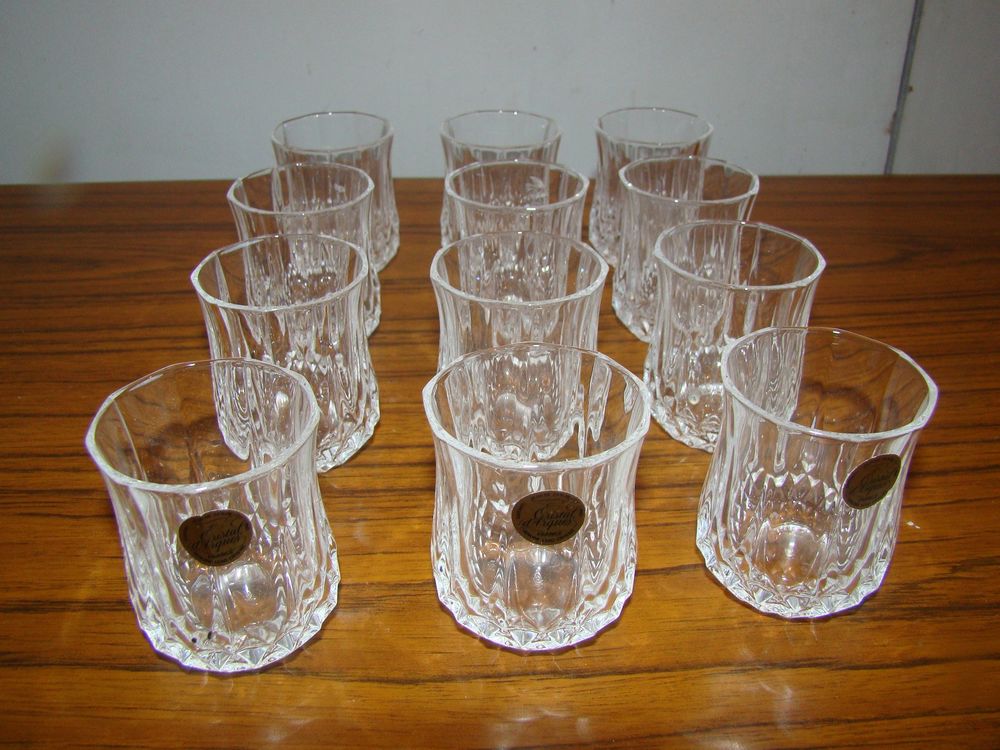 Service 12 verres shooter Cristal d'Arques Longchamp Neufs
40 Gargenville (78)
