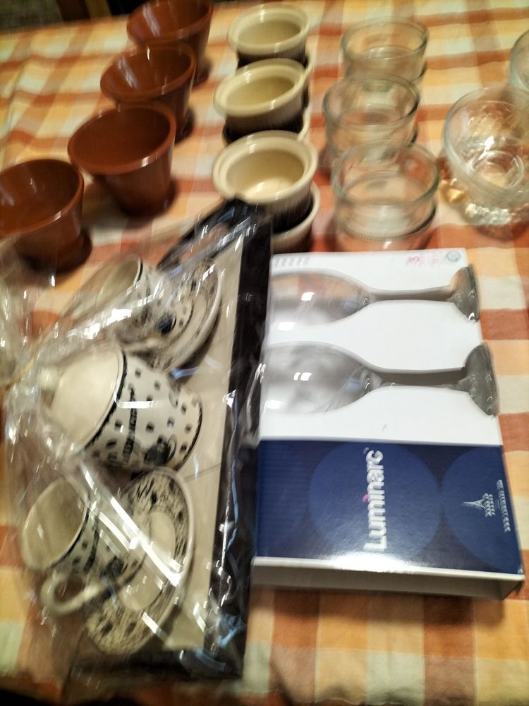 Services � caf� (et services � dessert)
Services � caf�  . 15 Fontaine-le-Comte (86)