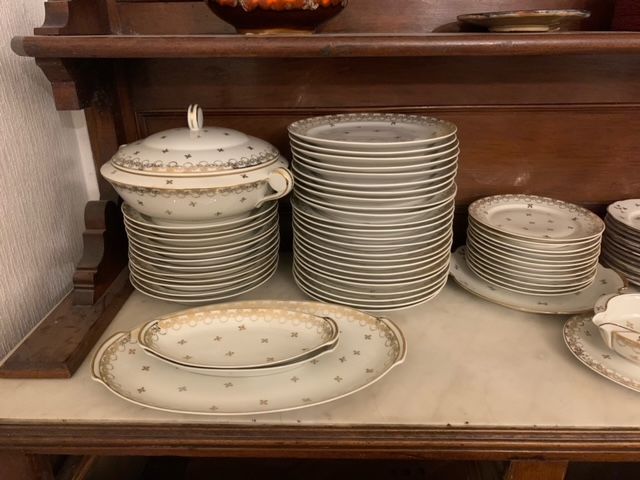 SERVICES EN PORCELAINE LIMOGES 64 PIECES 190 Muret (31)