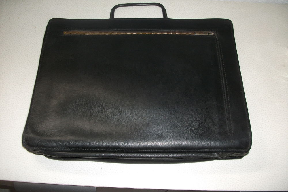 Serviette cuir 20 Saint-Germain-l�s-Arpajon (91)