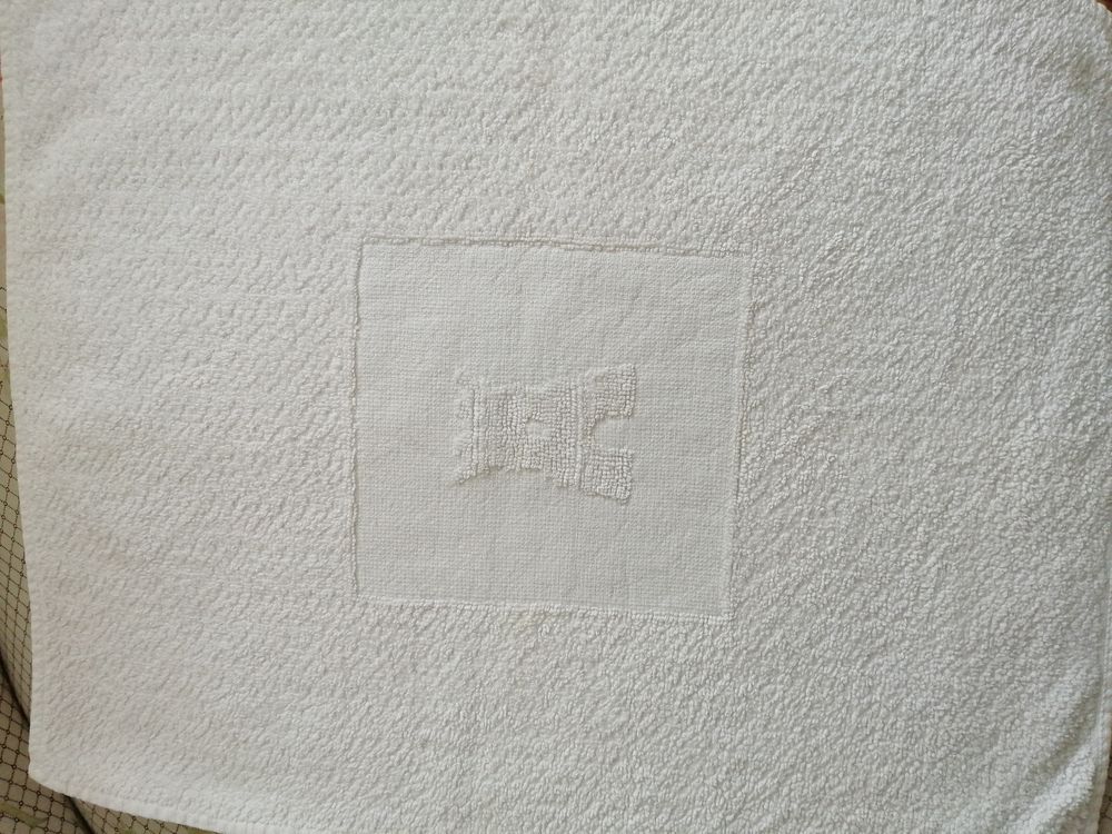 Lot 2 serviettes d'invit� la Tour d'argent 10 Ch�teauroux (36)