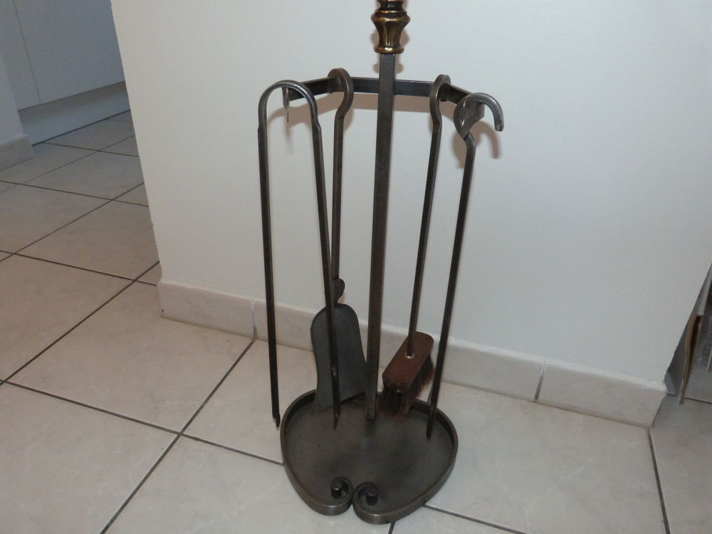 SERVITEUR DE CHEMINEE 50 Besan�on (25)