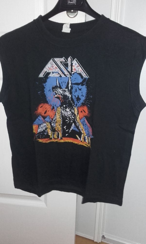 T-Shirt : Asia sans manches 1982 - Taille : M 100 Angers (49)