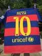 T-shirt FC Barcelone MESSI, TBE, 6 ans