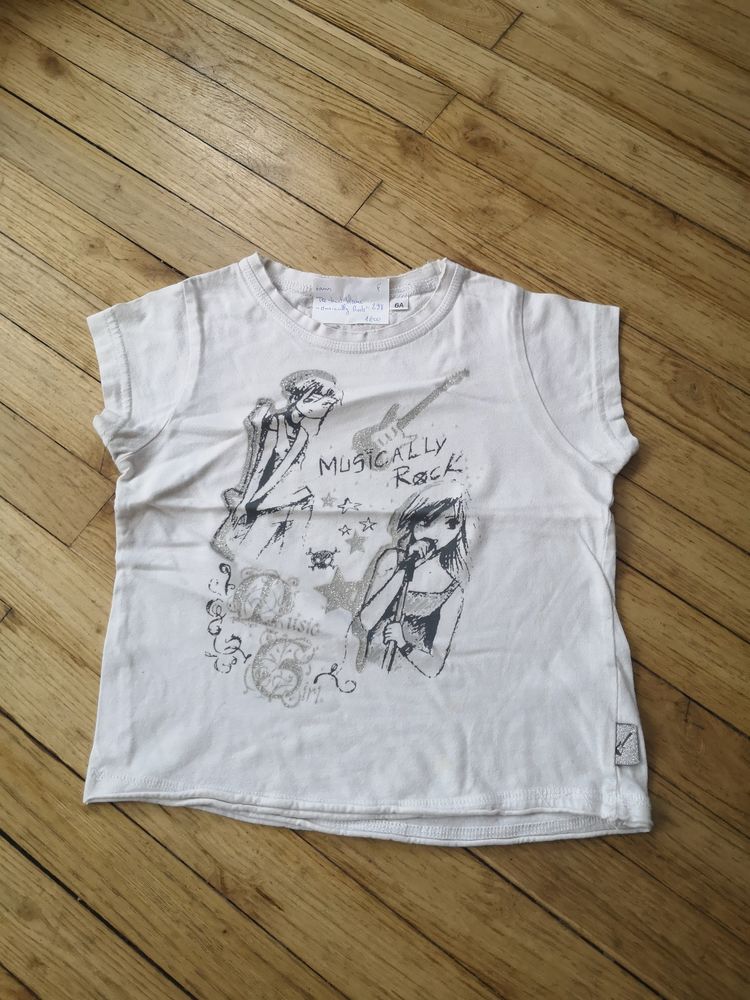 F (298) - 6 ans - Tee-shirt blanc  Musicaully Rock  1 Paris 13 (75)