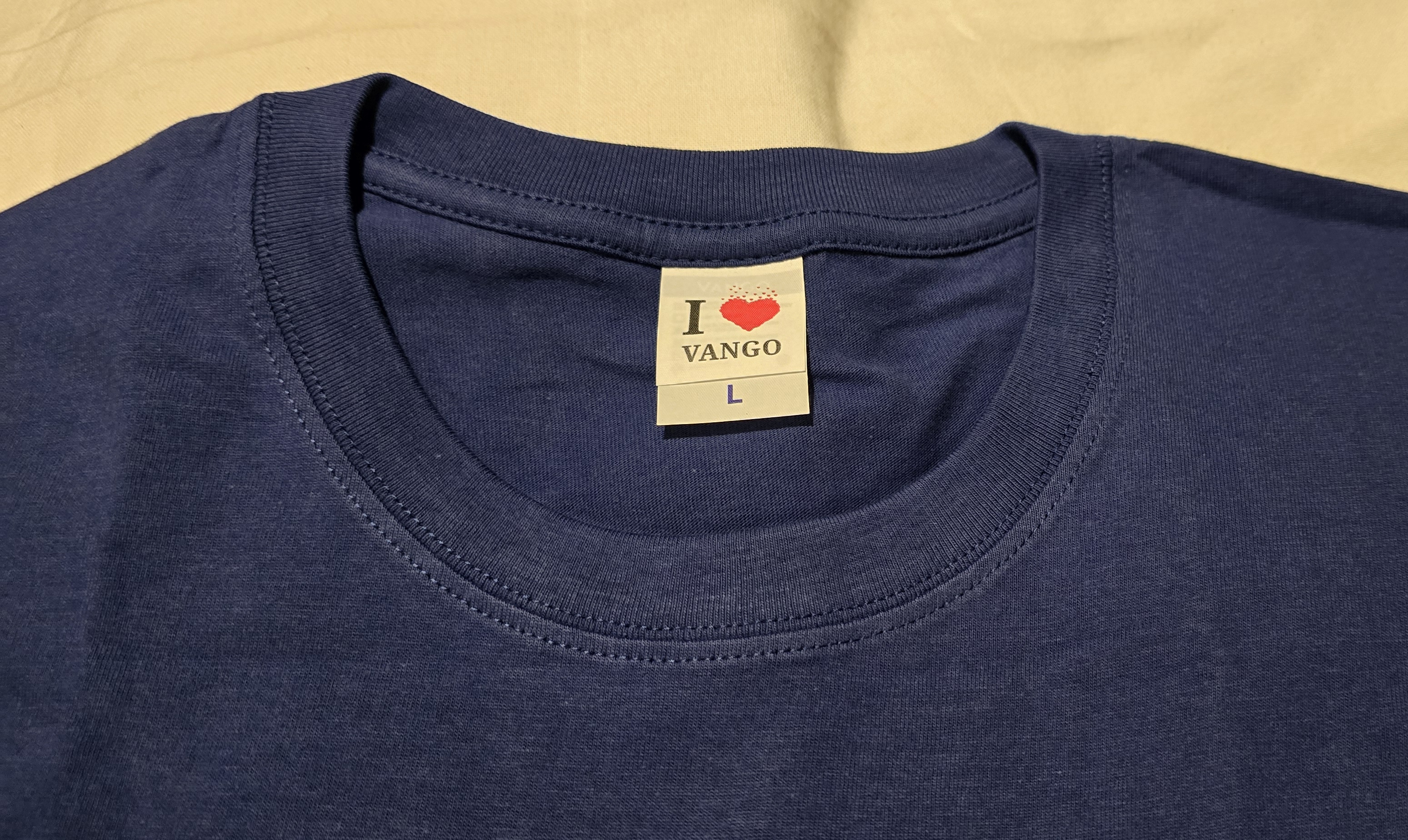 T-shirt bleu avec motif taille L 5 Nantes (44)