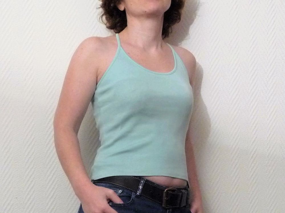 Top/ Tee Shirt Bleu Ciel � Bretelles Crois�es dans le Dos 4 Paris 15 (75)