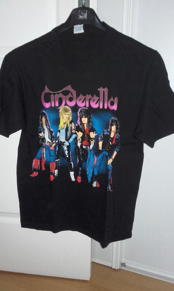 T-Shirt : Cinderella - Shakes Europe 1987 - Taille : L 250 Angers (49)