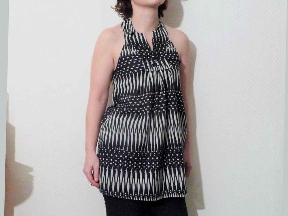 Top/ Tee Shirt Dos Nu en 100% Coton Noir � Motifs Ecru-Dolls 15 Paris 15 (75)