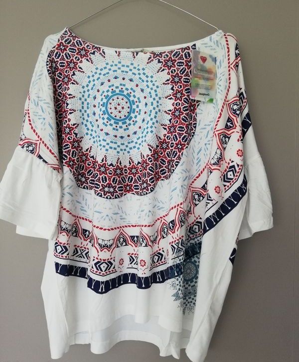 tee-shirt Desigual T m neuf 30 Saint-Didier (35)