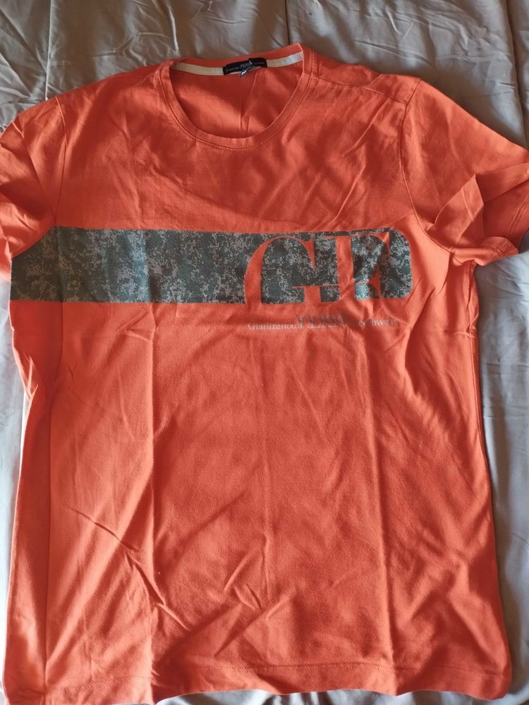 tee-shirt Gianfranco FERR�� 9 La Seyne-sur-Mer (83)