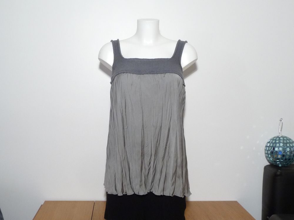Top/ Tee Shirt Gris Bi Mati�re Encolure Carr�- Atika 80 Paris 15 (75)
